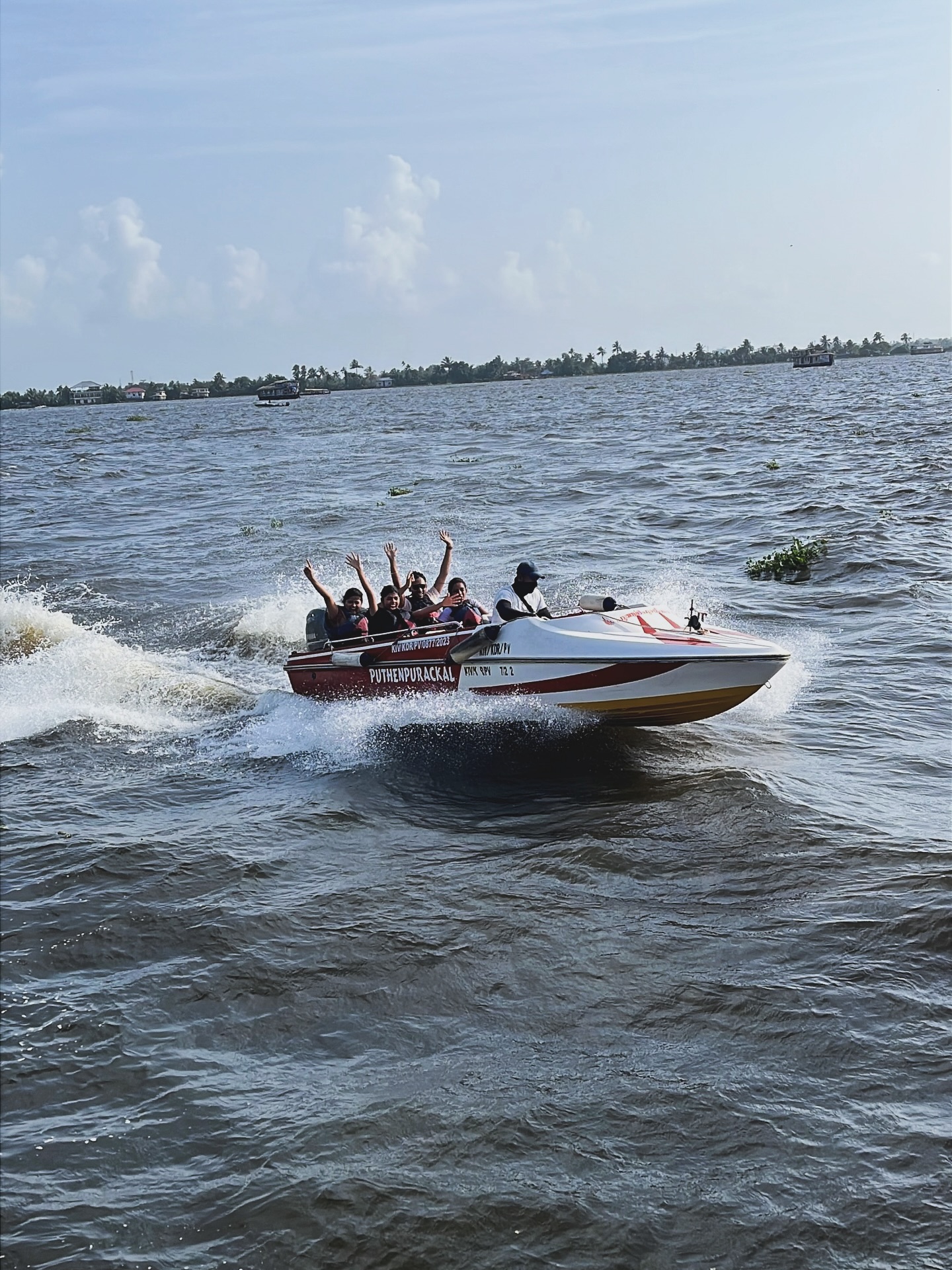 Speed Boat experience in Alappuzha