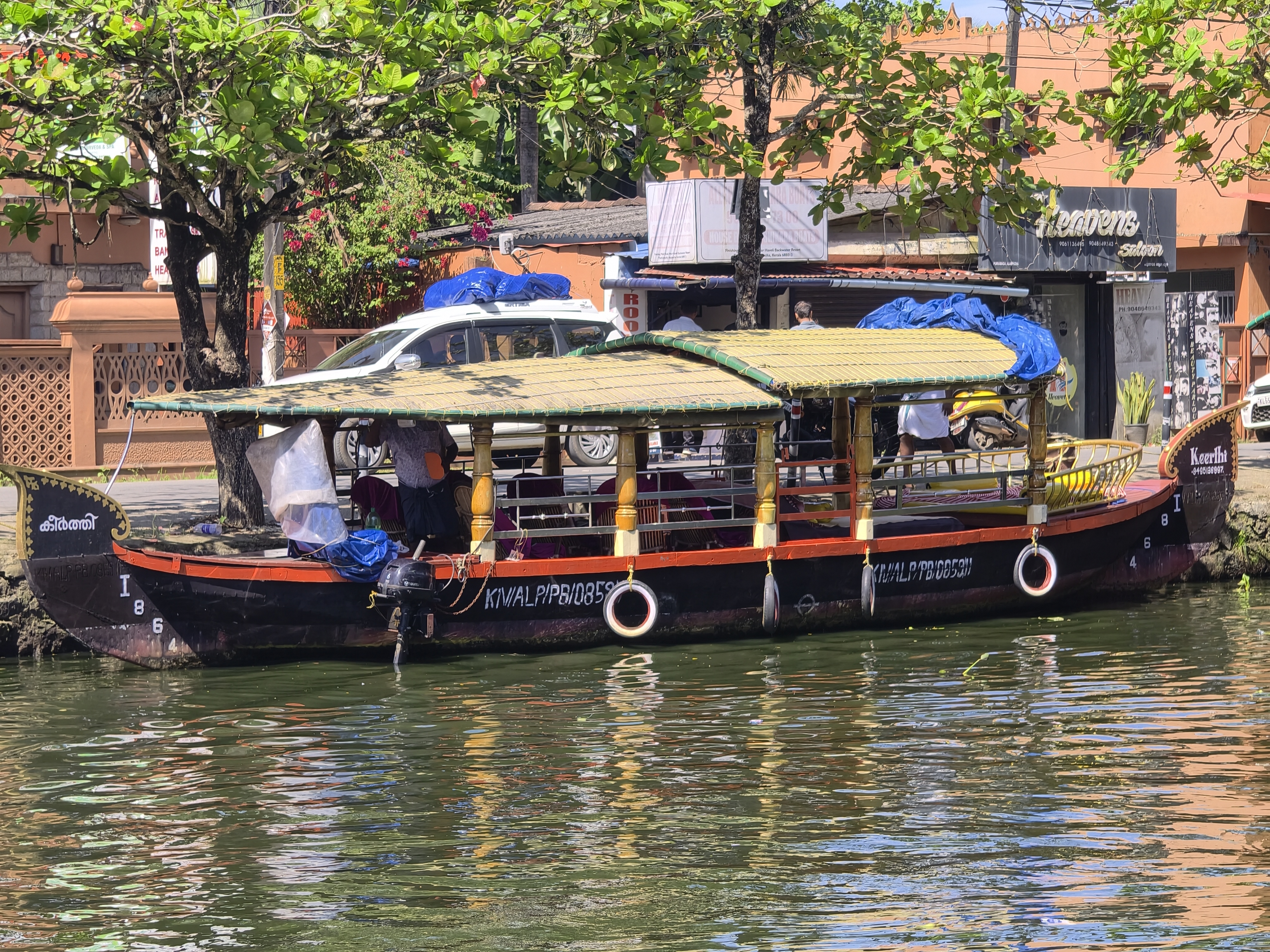 Scenic Kerala backwaters journey